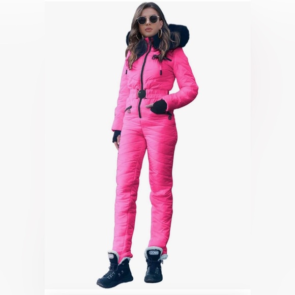 Women’s Ski suite with fur lined hood. Pink. Size Small. - Picture 2 of 11